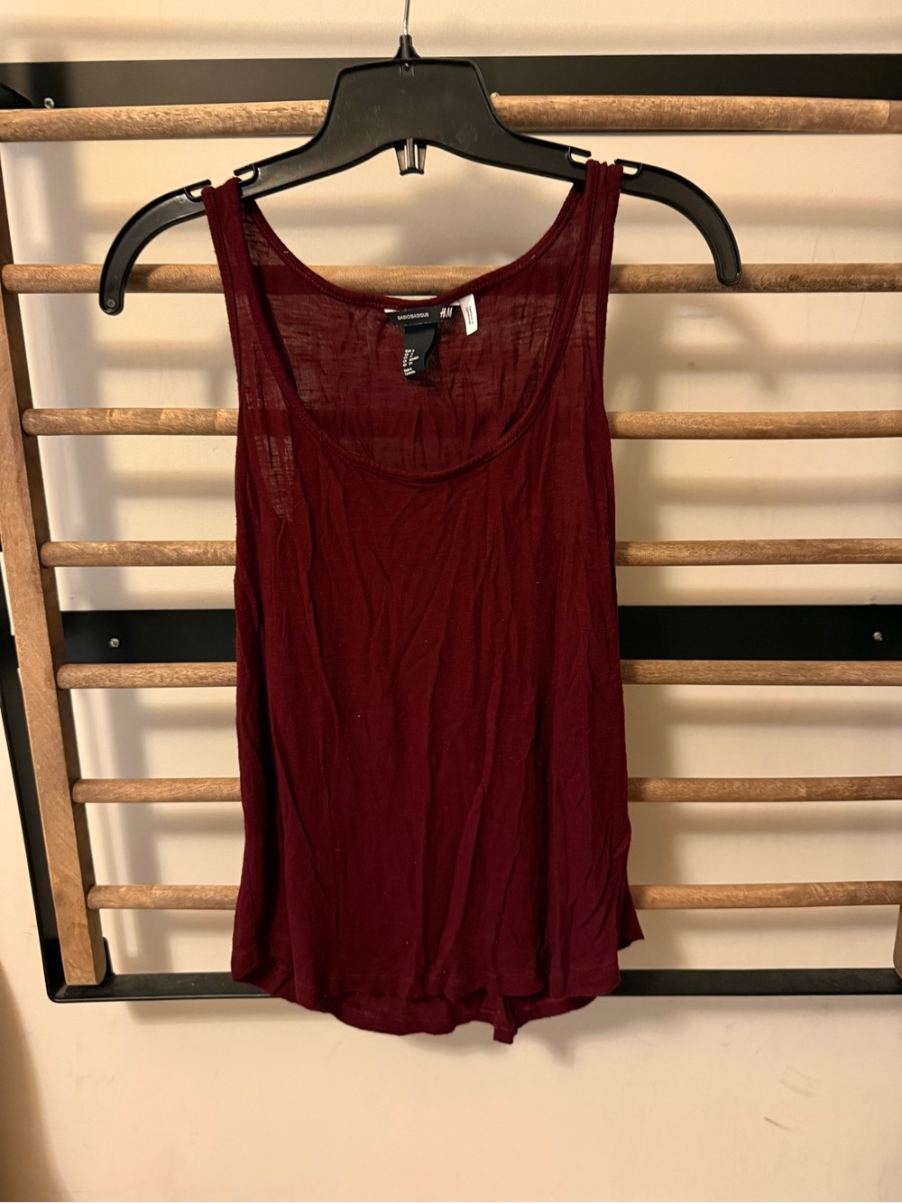 H&M Women’s Burgundy Sleeveless Scoop Neck Slub Tank